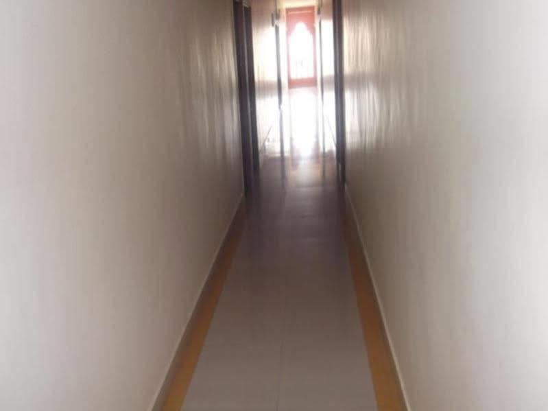 Oyo 1065 Hotel Hmr Royal Inn 浦那 外观 照片