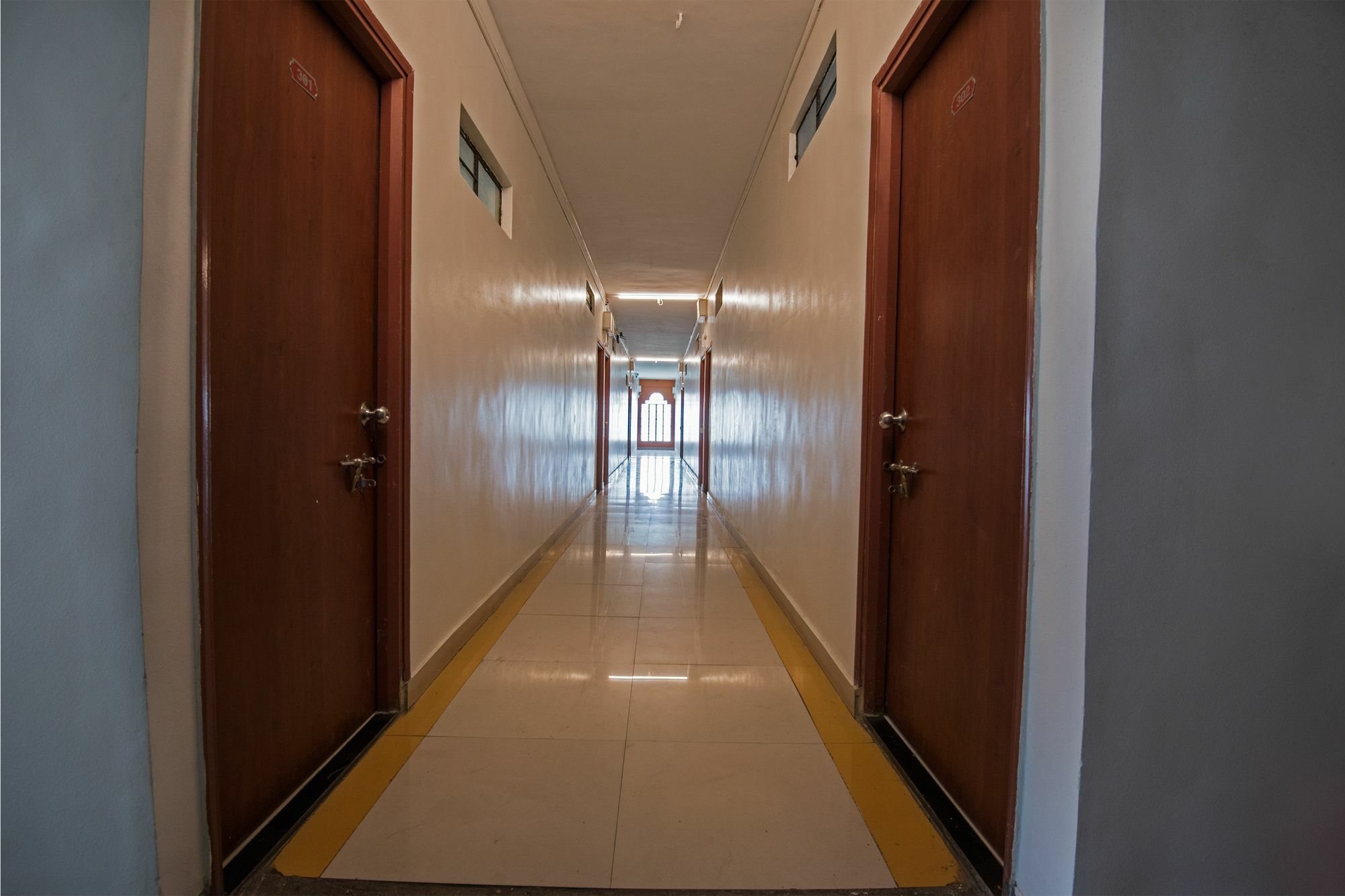 Oyo 1065 Hotel Hmr Royal Inn 浦那 外观 照片